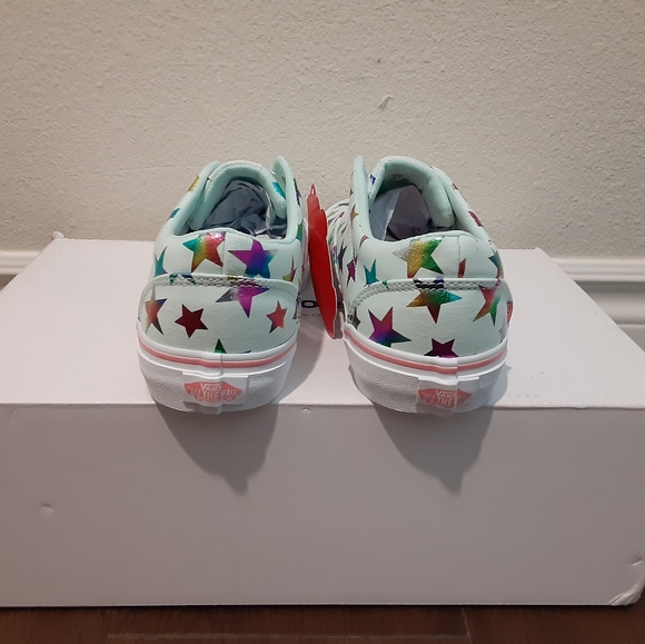 Vans - Picture 2 of 4